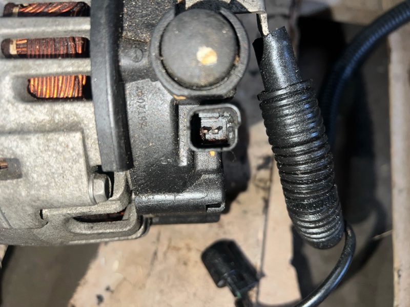 фотография citroen-c-crosser-generator-1 3