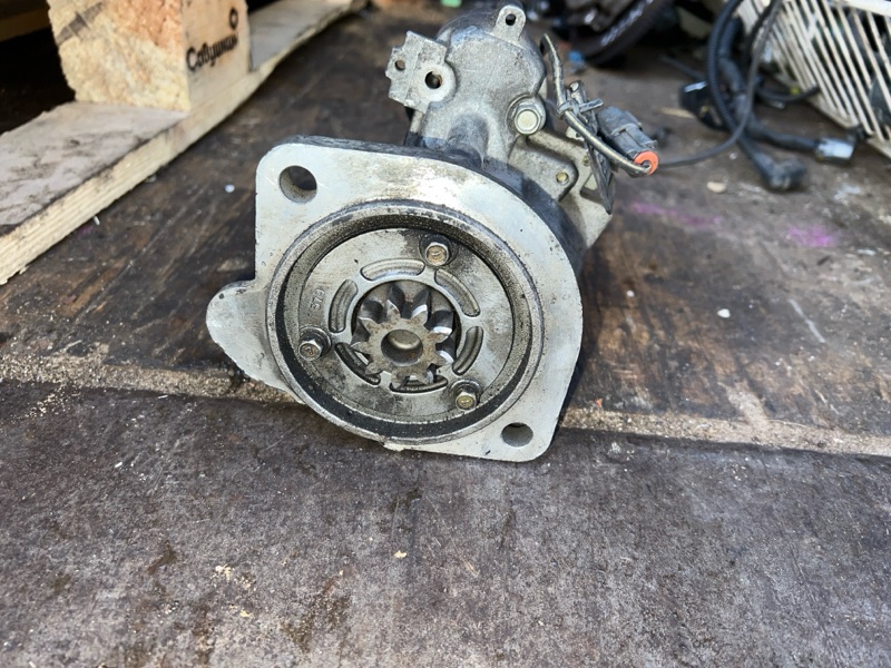 фотография nissan-elgrand-starter-1 3